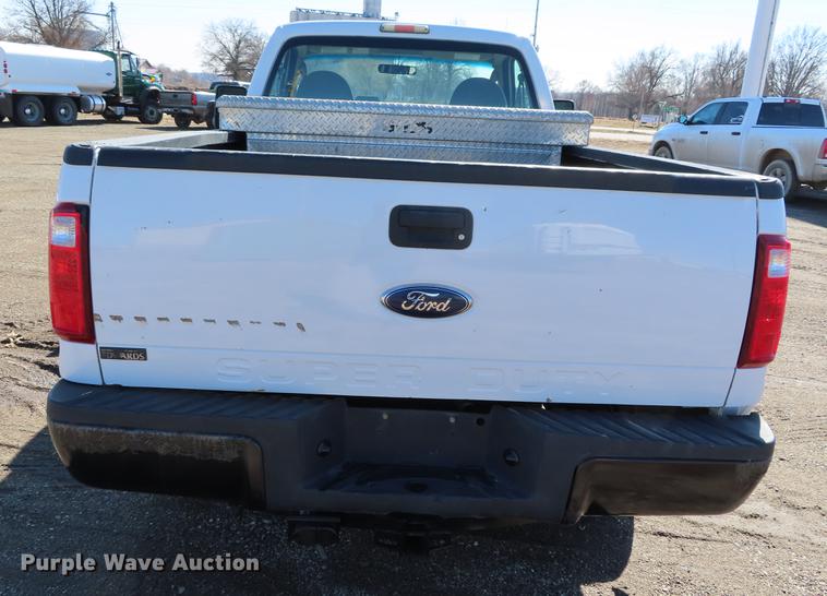 image for item DF7673 2008 Ford F250 Super Duty pickup truck