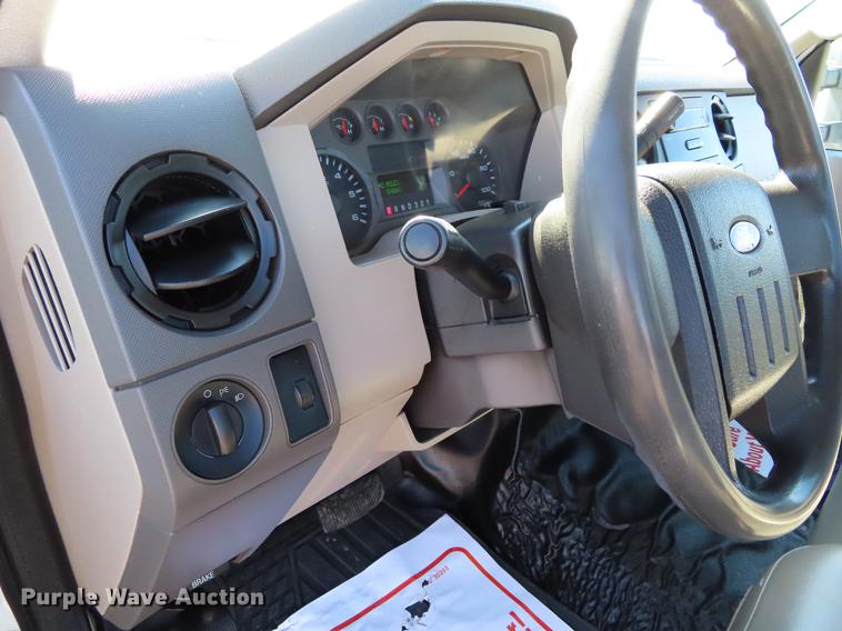 image for item DF7673 2008 Ford F250 Super Duty pickup truck