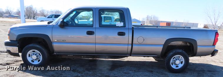 image for item DF7676 2006 Chevrolet Silverado 2500HD Crew Cab pickup truck