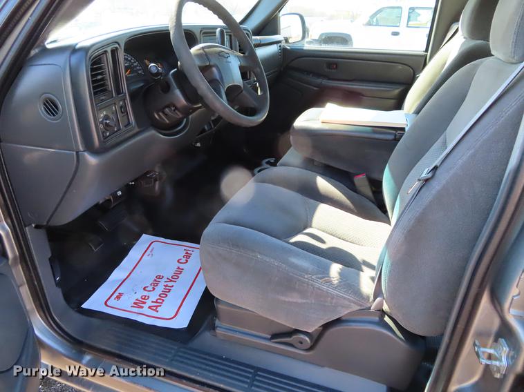 image for item DF7676 2006 Chevrolet Silverado 2500HD Crew Cab pickup truck