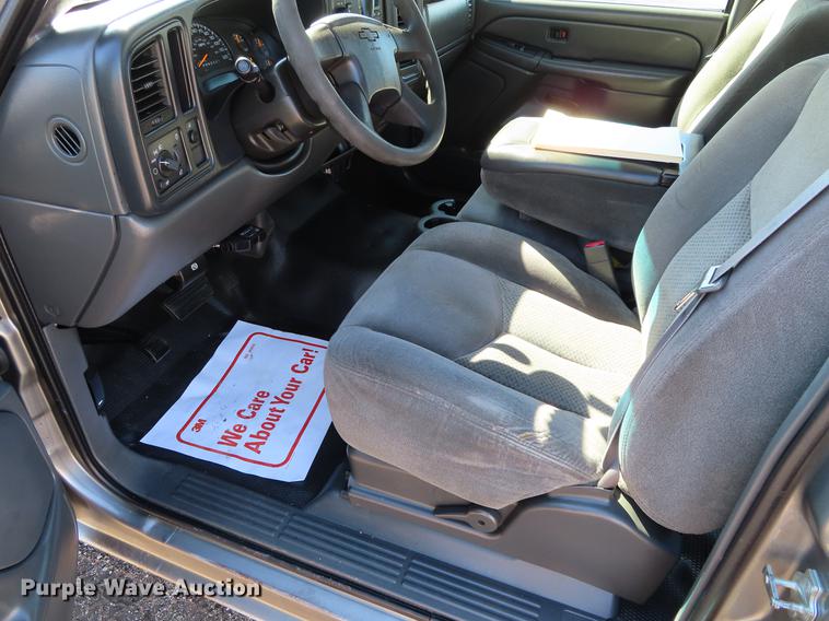 image for item DF7676 2006 Chevrolet Silverado 2500HD Crew Cab pickup truck