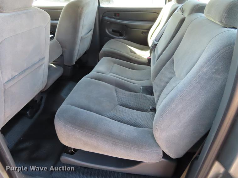 image for item DF7676 2006 Chevrolet Silverado 2500HD Crew Cab pickup truck