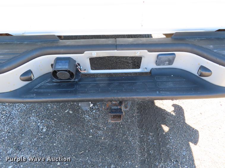 image for item DF7677 2005 Chevrolet Silverado 2500 Crew Cab pickup truck