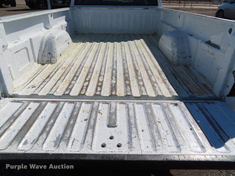 image for item DF7677 2005 Chevrolet Silverado 2500 Crew Cab pickup truck