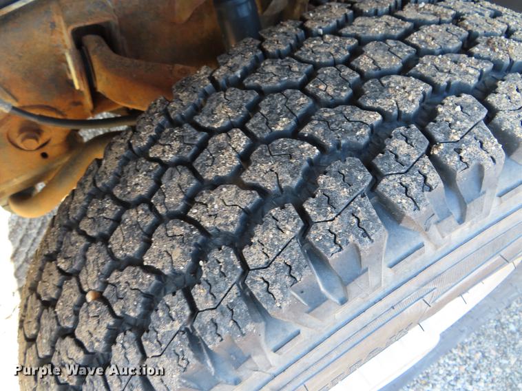 image for item DF7677 2005 Chevrolet Silverado 2500 Crew Cab pickup truck