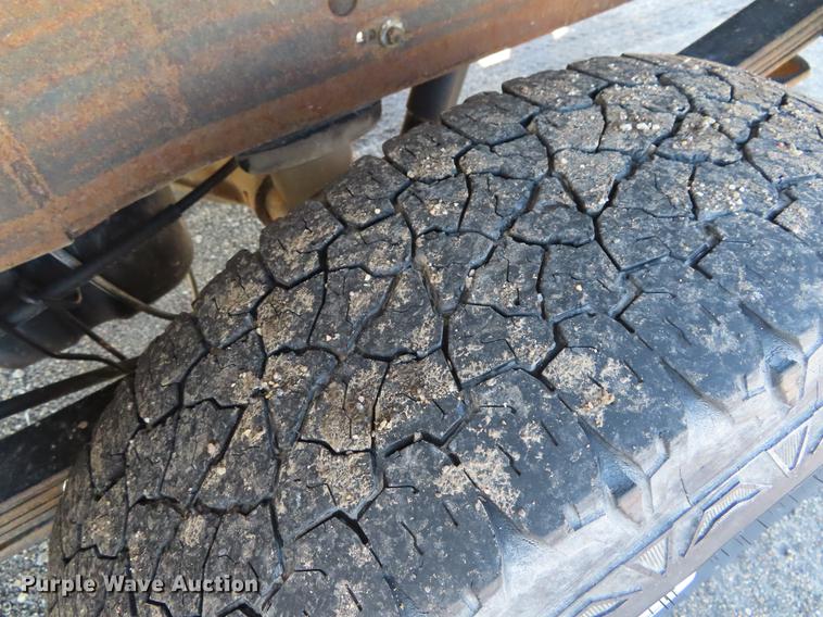 image for item DF7677 2005 Chevrolet Silverado 2500 Crew Cab pickup truck