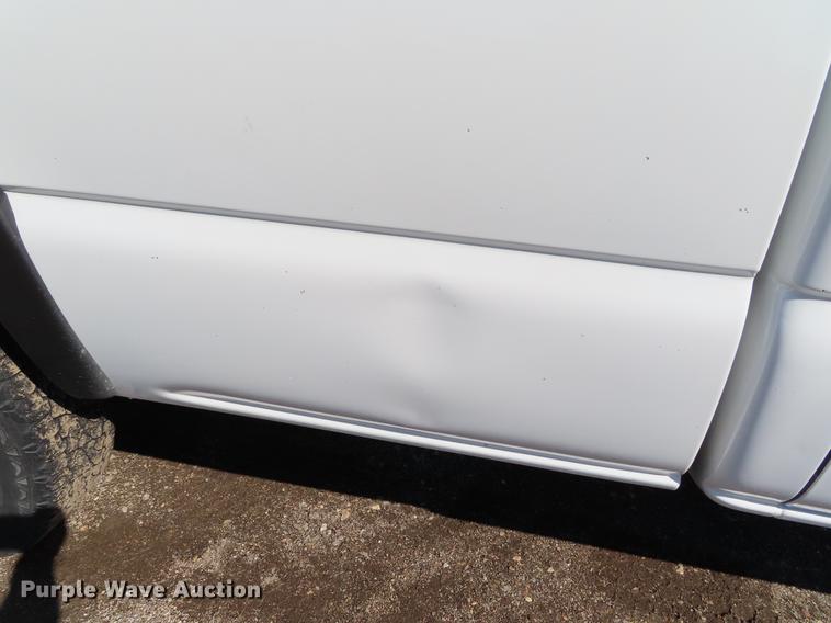 image for item DF7677 2005 Chevrolet Silverado 2500 Crew Cab pickup truck