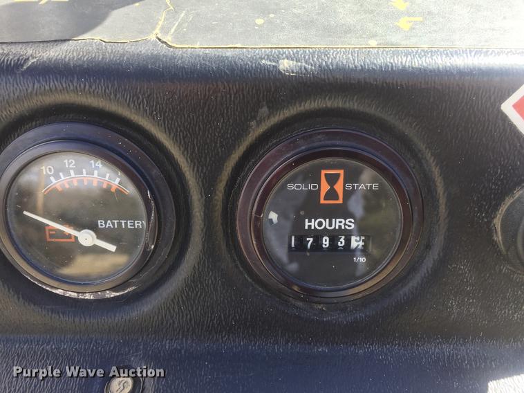 image for item DF8775 Ditch Witch 255SX vibratory cable plow