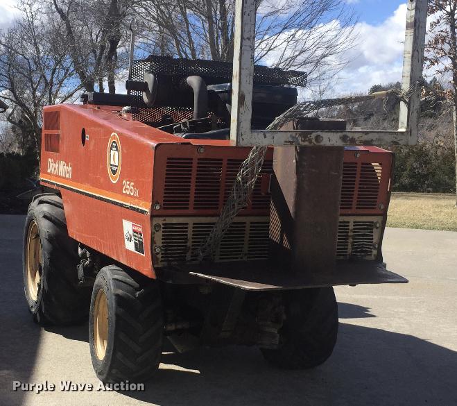image for item DF8775 Ditch Witch 255SX vibratory cable plow