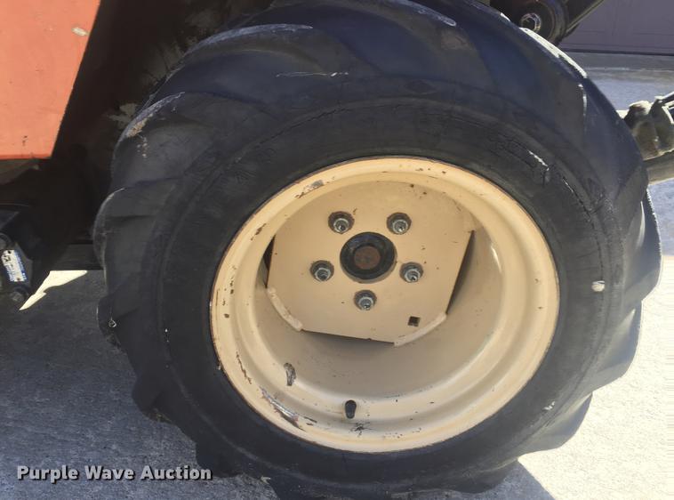 image for item DF8775 Ditch Witch 255SX vibratory cable plow