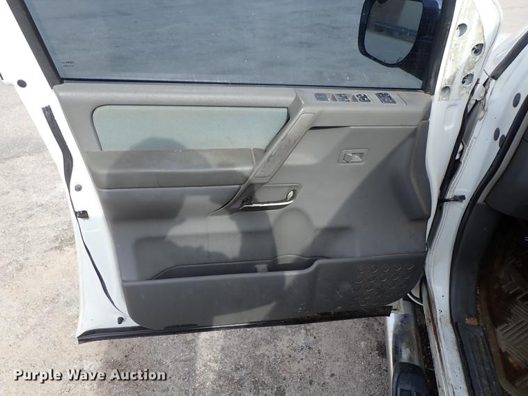 image for item DF8796 2006 Nissan Titan Crew Cab pickup truck