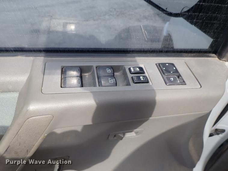 image for item DF8796 2006 Nissan Titan Crew Cab pickup truck