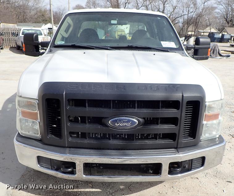 image for item DF8798 2010 Ford F350 Super Duty Crew Cab pickup truck