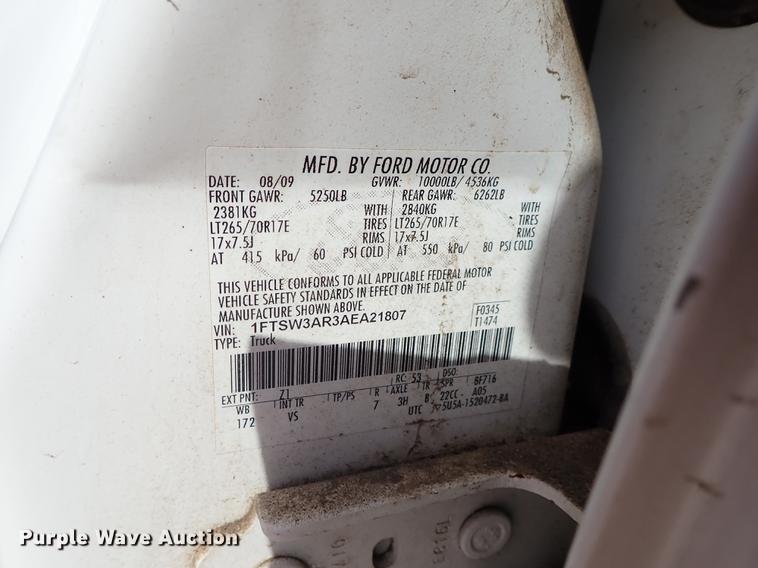 image for item DF8798 2010 Ford F350 Super Duty Crew Cab pickup truck