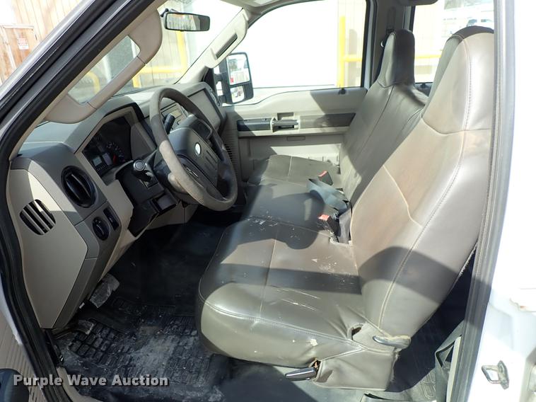 image for item DF8798 2010 Ford F350 Super Duty Crew Cab pickup truck