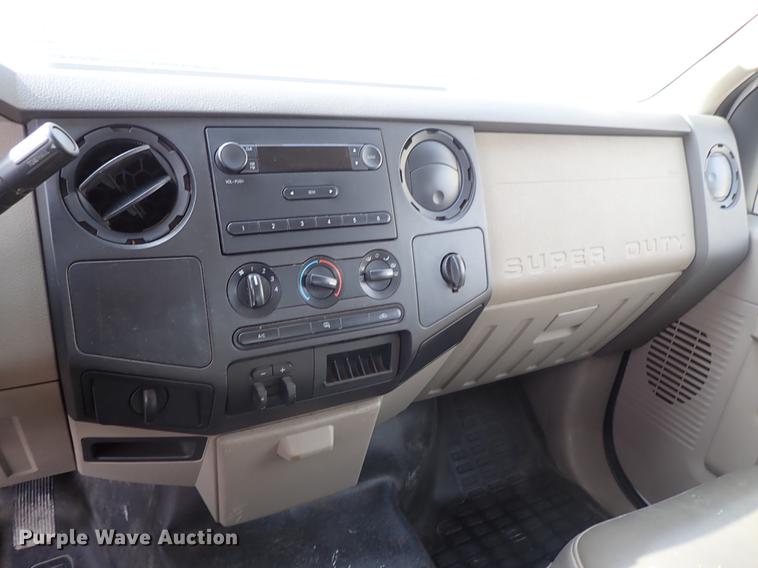 image for item DF8798 2010 Ford F350 Super Duty Crew Cab pickup truck