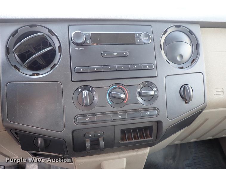 image for item DF8798 2010 Ford F350 Super Duty Crew Cab pickup truck