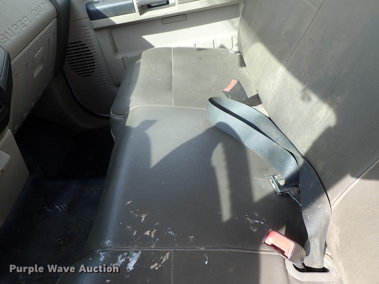 image for item DF8798 2010 Ford F350 Super Duty Crew Cab pickup truck