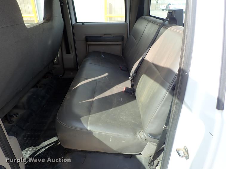 image for item DF8798 2010 Ford F350 Super Duty Crew Cab pickup truck