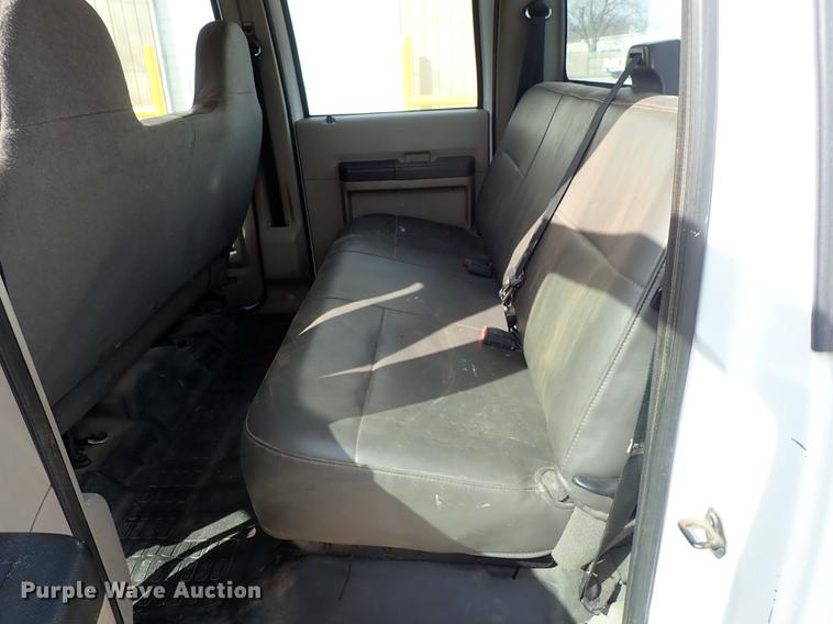 image for item DF8798 2010 Ford F350 Super Duty Crew Cab pickup truck