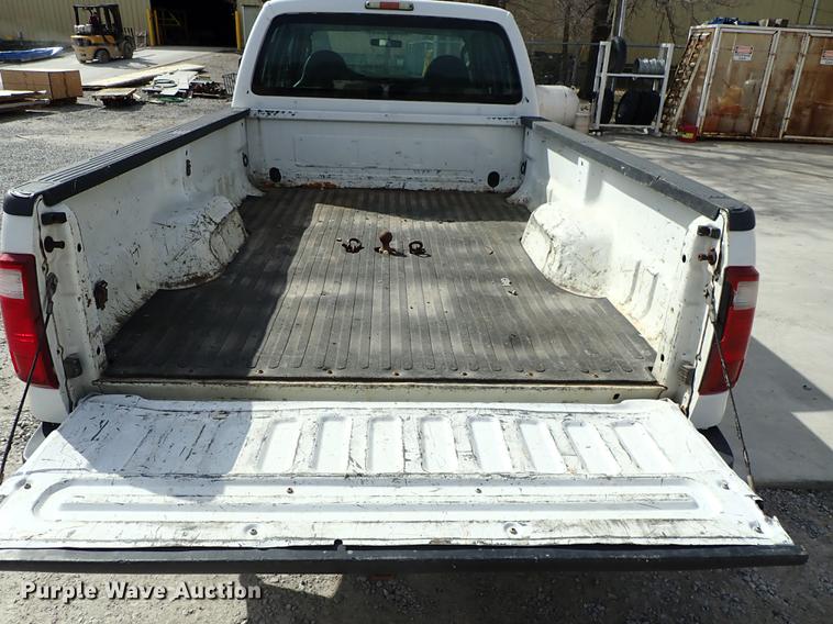 image for item DF8798 2010 Ford F350 Super Duty Crew Cab pickup truck