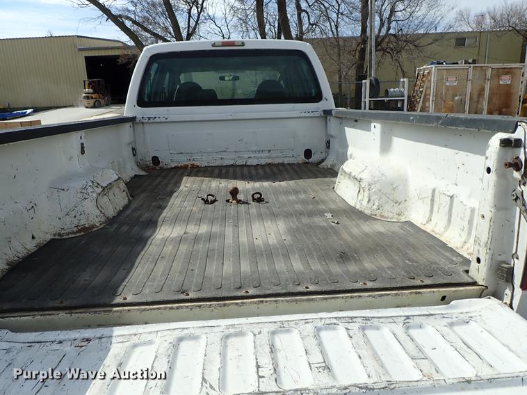 image for item DF8798 2010 Ford F350 Super Duty Crew Cab pickup truck