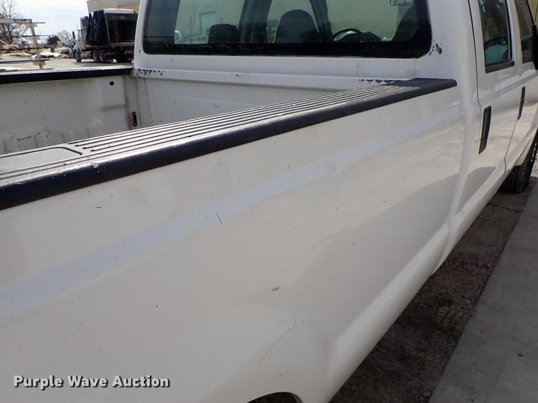 image for item DF8798 2010 Ford F350 Super Duty Crew Cab pickup truck