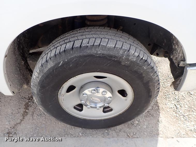 image for item DF8798 2010 Ford F350 Super Duty Crew Cab pickup truck