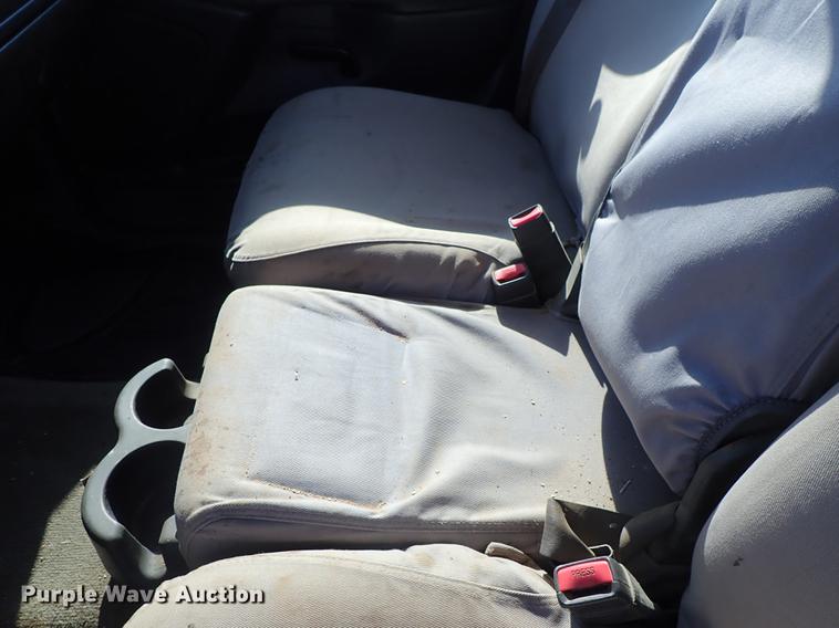 image for item DF8802 2003 Chevrolet Silverado 1500HD Crew Cab pickup truck