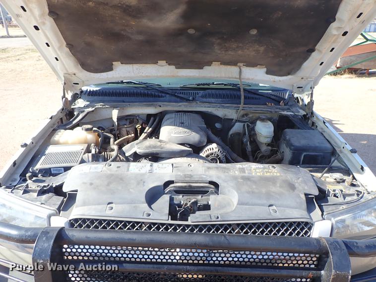 image for item DF8802 2003 Chevrolet Silverado 1500HD Crew Cab pickup truck