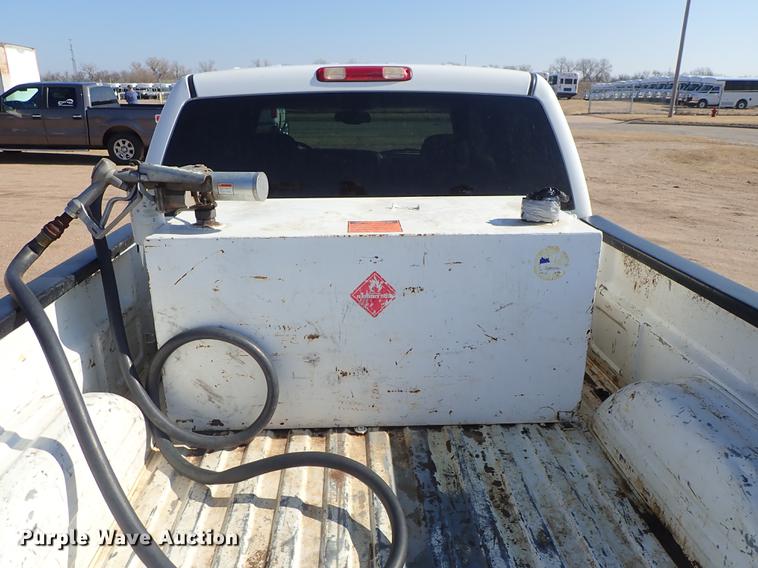 image for item DF8802 2003 Chevrolet Silverado 1500HD Crew Cab pickup truck