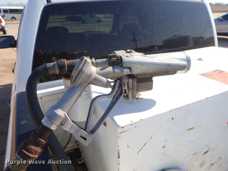 image for item DF8802 2003 Chevrolet Silverado 1500HD Crew Cab pickup truck