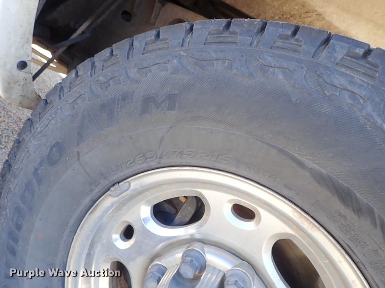 image for item DF8802 2003 Chevrolet Silverado 1500HD Crew Cab pickup truck