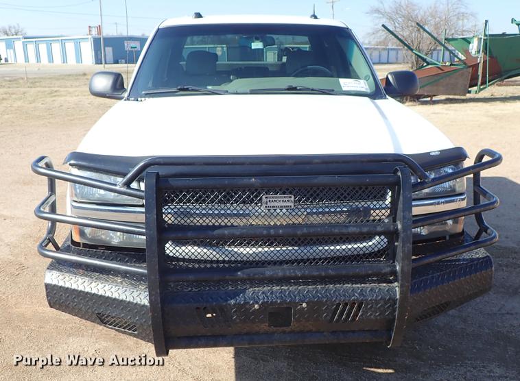 image for item DF8803 2004 Chevrolet Silverado 1500 Z71 Crew Cab pickup truck