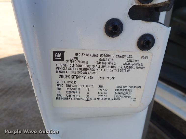 image for item DF8803 2004 Chevrolet Silverado 1500 Z71 Crew Cab pickup truck