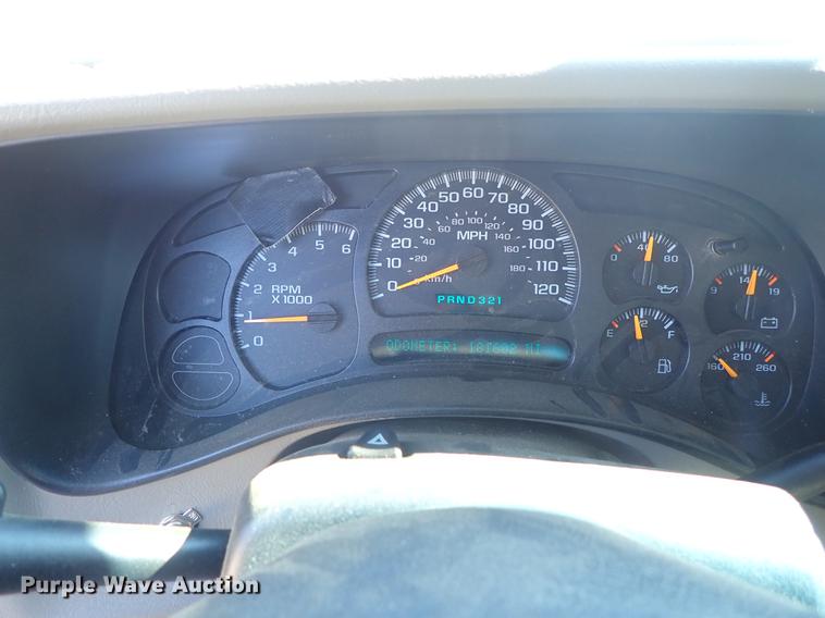 image for item DF8803 2004 Chevrolet Silverado 1500 Z71 Crew Cab pickup truck