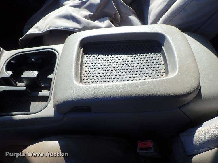 image for item DF8803 2004 Chevrolet Silverado 1500 Z71 Crew Cab pickup truck