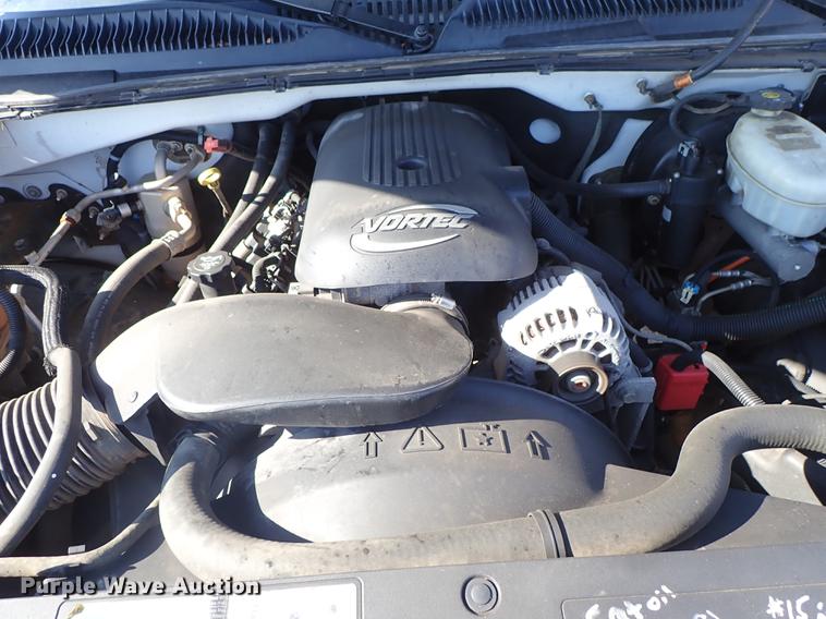 image for item DF8803 2004 Chevrolet Silverado 1500 Z71 Crew Cab pickup truck