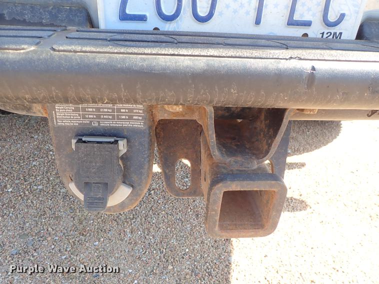 image for item DF8803 2004 Chevrolet Silverado 1500 Z71 Crew Cab pickup truck