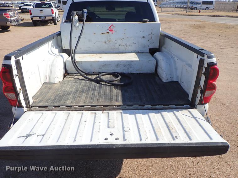 image for item DF8803 2004 Chevrolet Silverado 1500 Z71 Crew Cab pickup truck