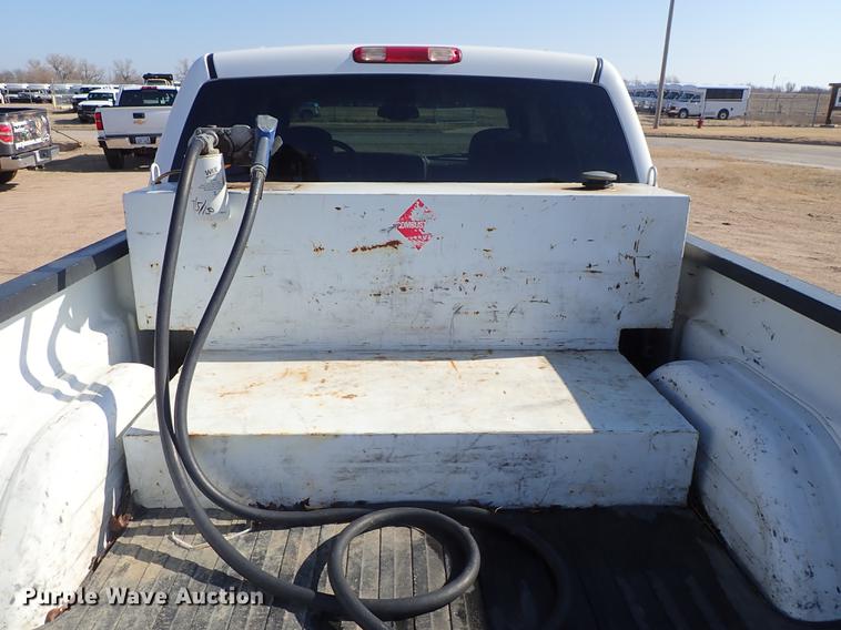 image for item DF8803 2004 Chevrolet Silverado 1500 Z71 Crew Cab pickup truck