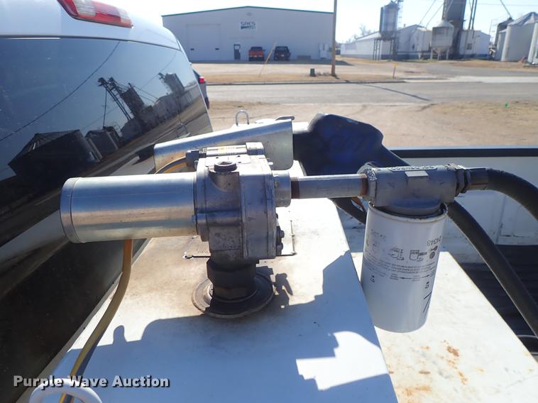 image for item DF8803 2004 Chevrolet Silverado 1500 Z71 Crew Cab pickup truck