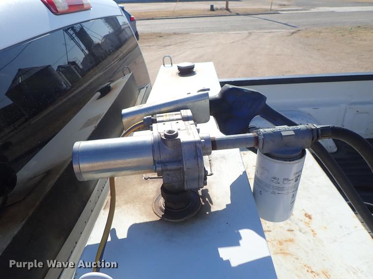 image for item DF8803 2004 Chevrolet Silverado 1500 Z71 Crew Cab pickup truck