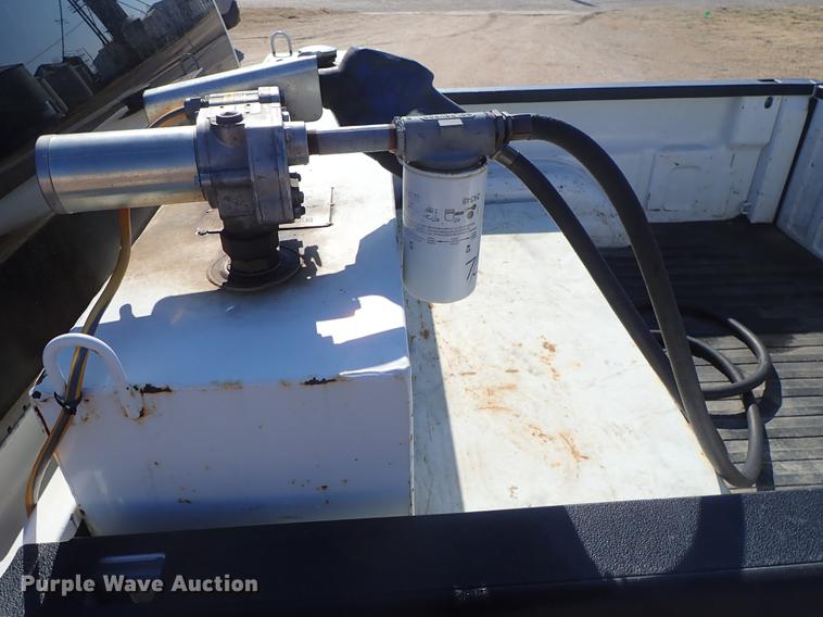 image for item DF8803 2004 Chevrolet Silverado 1500 Z71 Crew Cab pickup truck