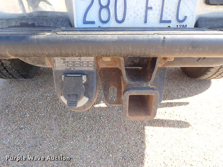 image for item DF8803 2004 Chevrolet Silverado 1500 Z71 Crew Cab pickup truck