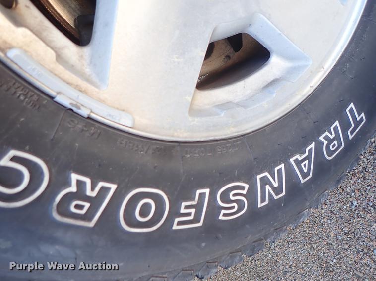 image for item DF8803 2004 Chevrolet Silverado 1500 Z71 Crew Cab pickup truck