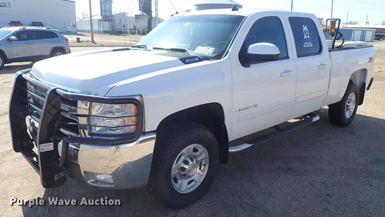 image for item DF8805 2007 Chevrolet Silverado 2500HD Z71 Crew Cab pickup truck
