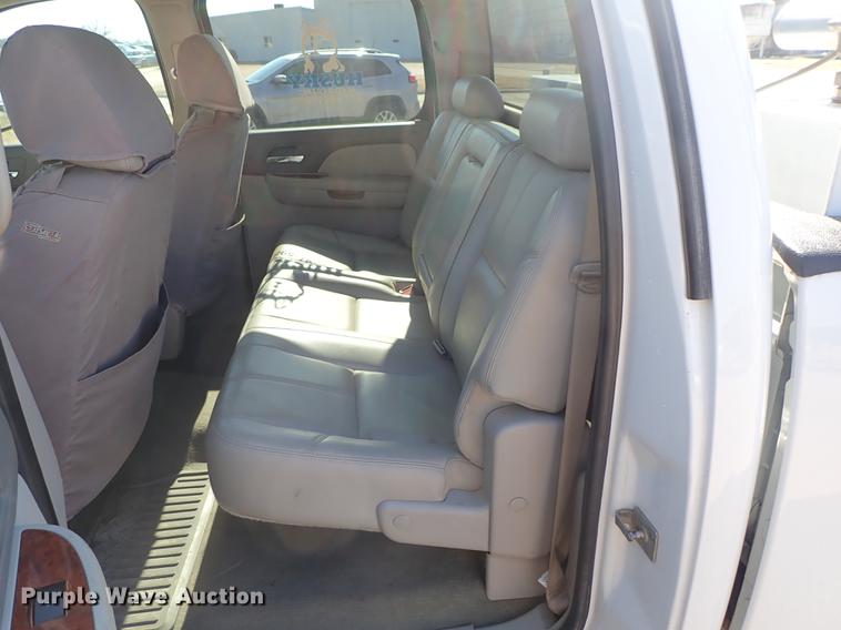 image for item DF8805 2007 Chevrolet Silverado 2500HD Z71 Crew Cab pickup truck