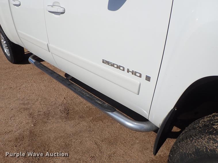 image for item DF8805 2007 Chevrolet Silverado 2500HD Z71 Crew Cab pickup truck