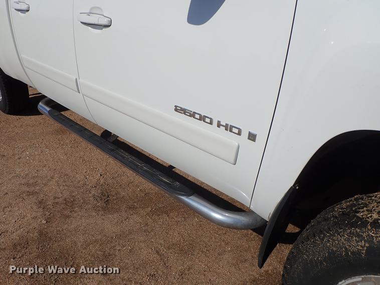 image for item DF8805 2007 Chevrolet Silverado 2500HD Z71 Crew Cab pickup truck